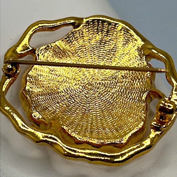 Avon Pink & Gold Pansy Trimmed Brooch. - Picture 6 of 6